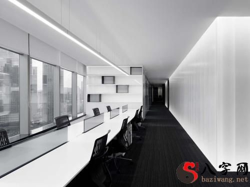 Dreaming of an office burning black